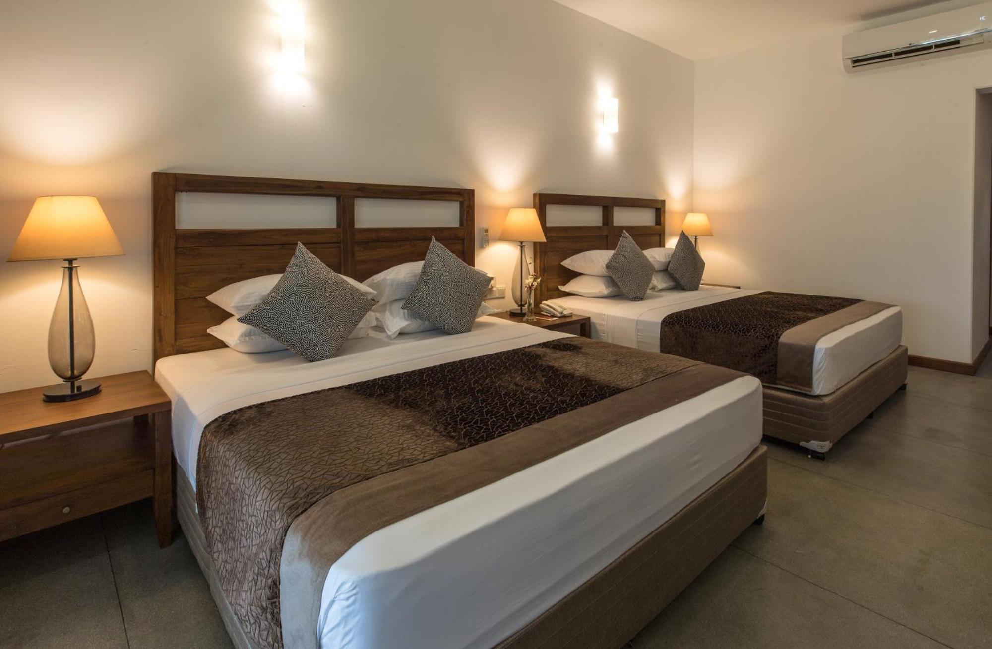 Earls Rajarata Hotel Anuradhapura Room photo